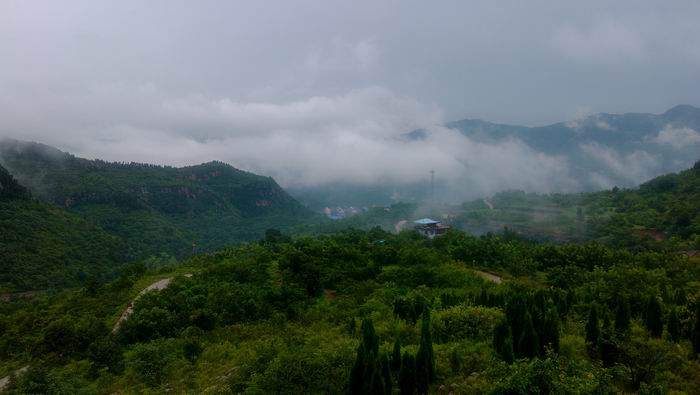 雨后龙集山