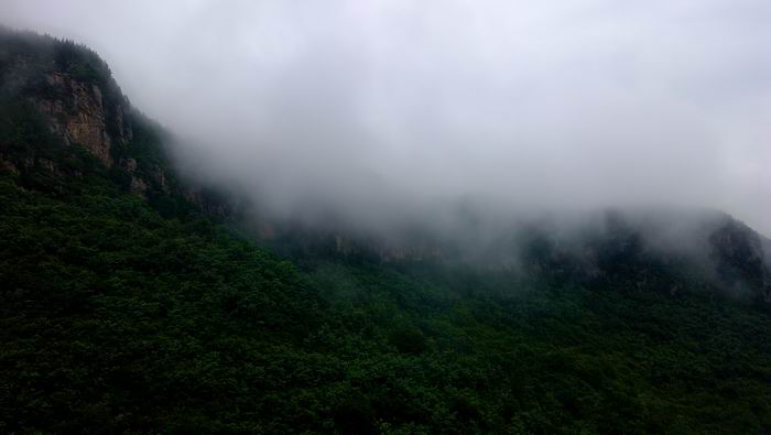 雨后龙集山